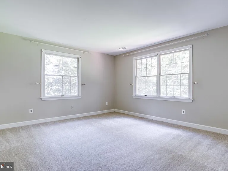 8500 Brook Rd — Photo 32