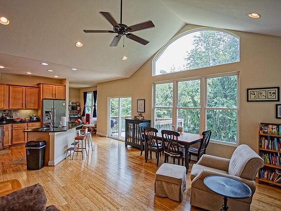 5th image of 65 Spring Ridge Ln