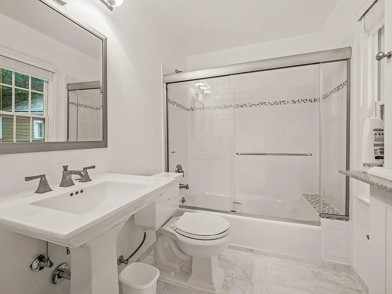 27180 Wellington Rd — Photo 24