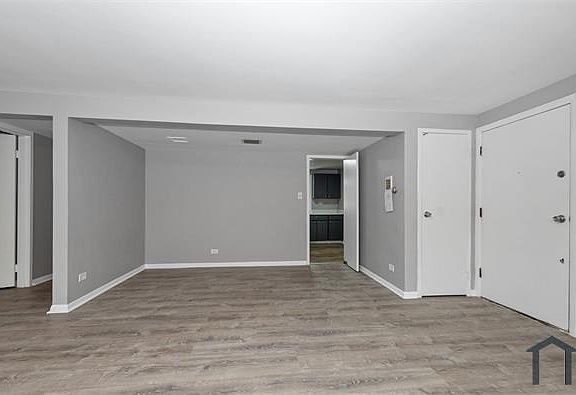 4th image of 1826 W 107th St #6-G