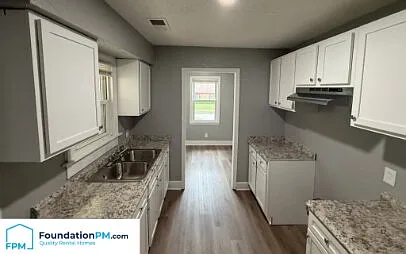 2100 Worthington Cir — Photo 3