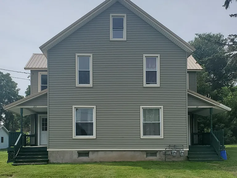 223 E Seneca St #B — Photo 1
