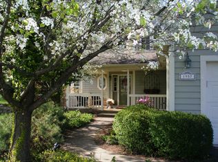 1957 Old Post Ct, Lake Orion, MI 48362