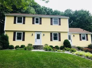 602 E Slope Dr, Orange, CT 06477