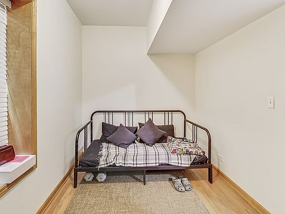 2nd image of 2614 W Thomas St Floor 1