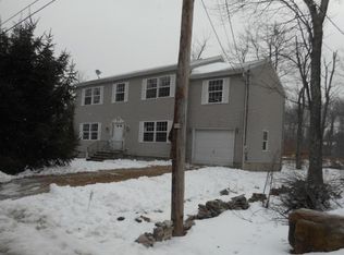 1466 Waterfront Dr, Tobyhanna, PA 18466