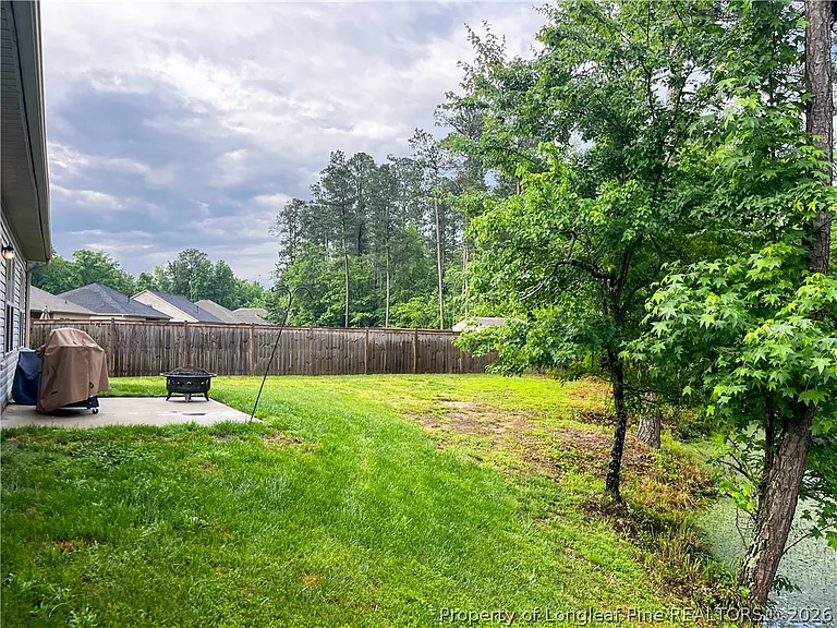 144 Parkside Dr — Photo 15