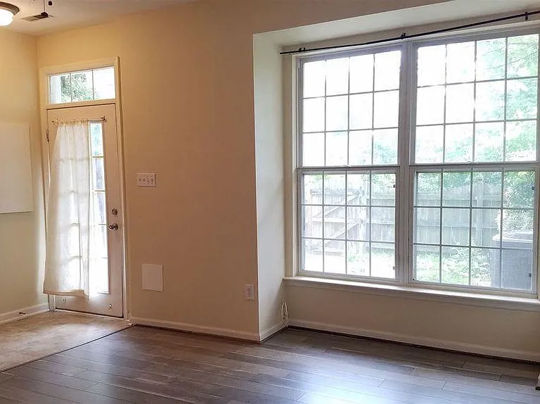 5208 Duke Ct — Photo 3