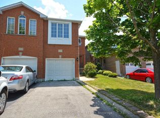 725 Stonebridge Ave, Mississauga, ON L5V 2K9