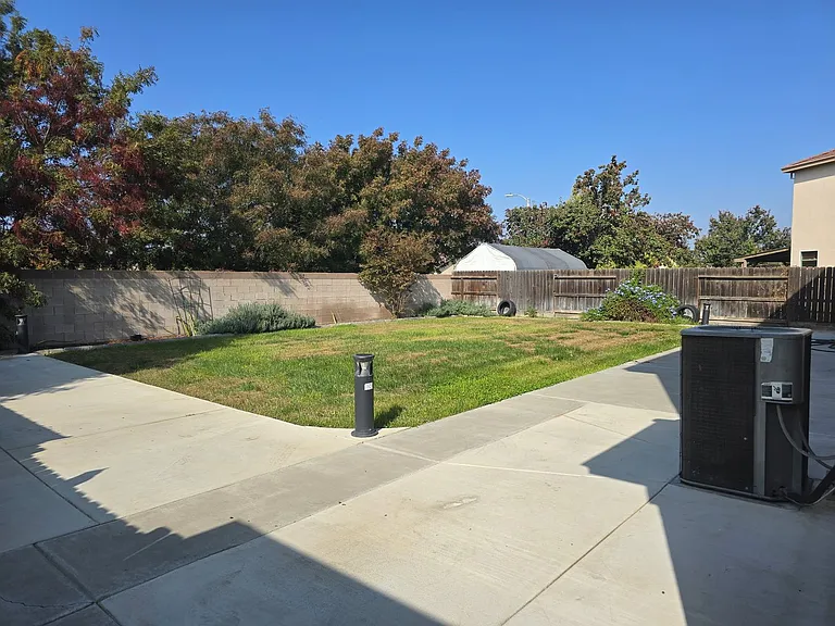 4227 S Fontana St — Photo 14