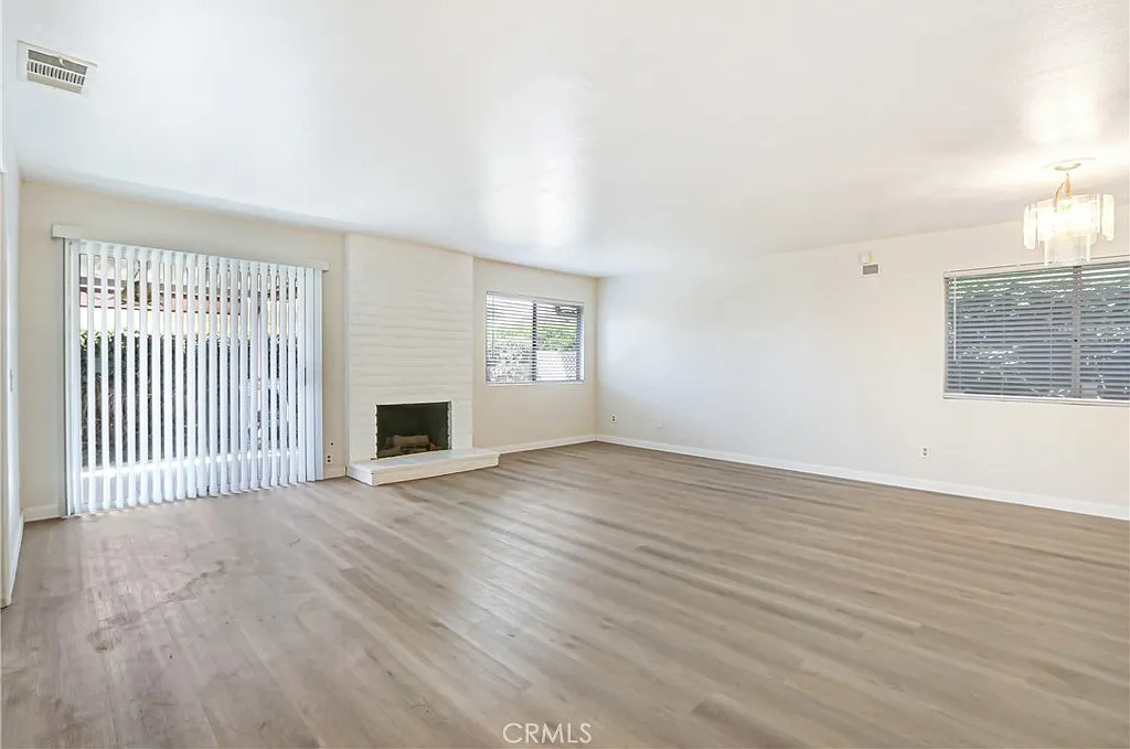 3 bed, 1591 sqft, $3,000 — Photo 2