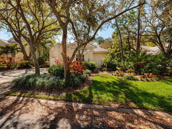380 Fan Palm Ct NE, Saint Petersburg, FL 33703