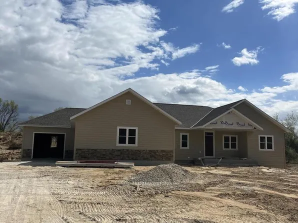 2367 Wallace Lake ROAD, West Bend, WI 53090