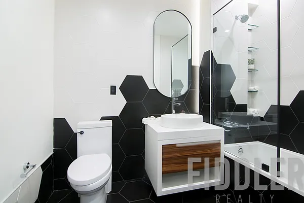 Rented by The KCI Group | media 7