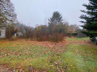 47 Meadow St, Bingham, ME 04920