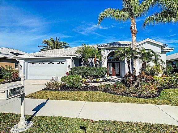 2nd image of 8957 Huntington Pointe Dr