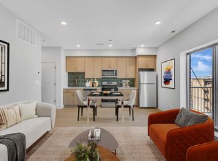 Abode 4102, Chicago, IL 60613