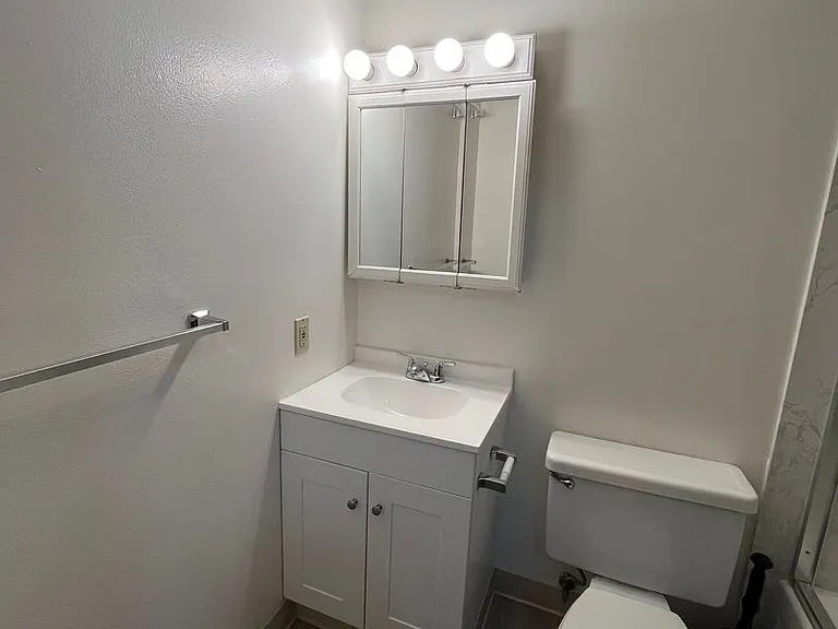 1703 Donner Ave #3 — Photo 9