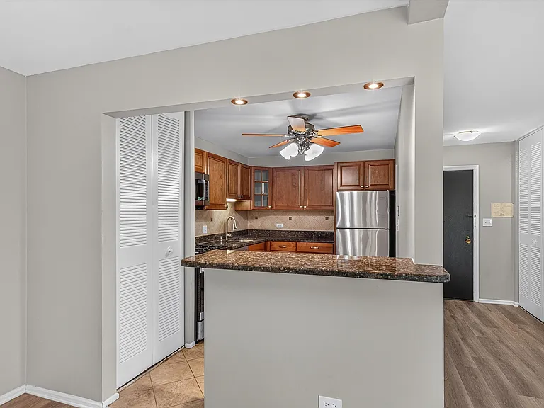 31-Stonebridge-1x1 Kitchen