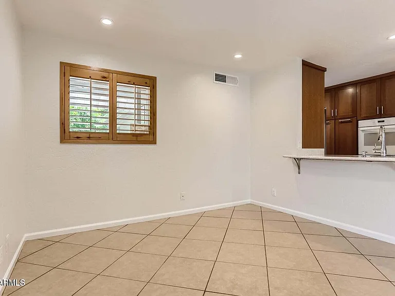 6053 N 22nd Ave — Photo 13
