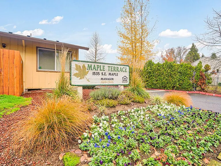 Maple Terrace Apartments — Photo 3