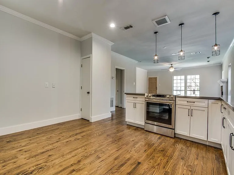 6307 Palo Pinto Ave — Photo 4