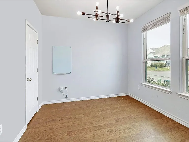 15801 Crissom Ln #17 — Photo 5