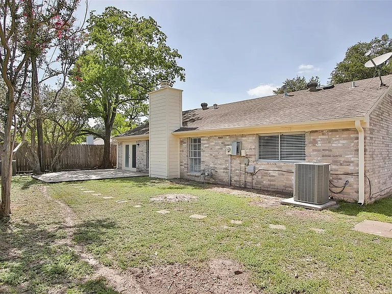 13303 Hampton Falls Dr — Photo 34