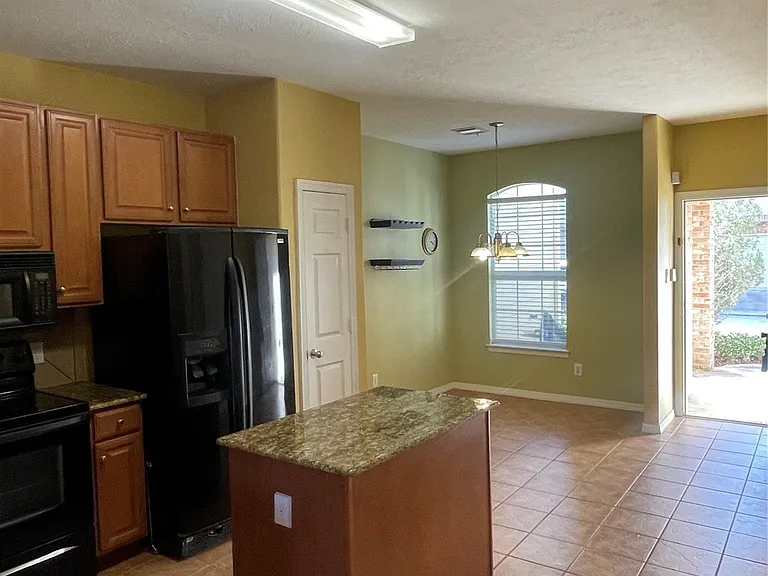 815 Sterling Creek Cir — Photo 5