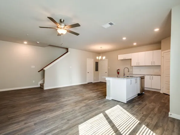629 Wheatfield Dr, Venus, TX