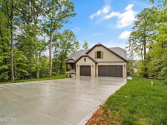 2nd image of 222 Mialaquo Cir