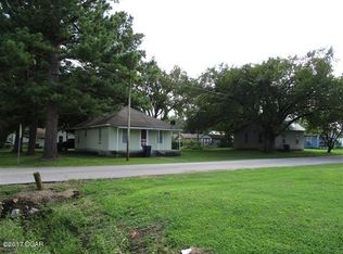 605 W 6th St, Baxter Springs, KS 66713