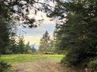 3671 Log Cabin Rd, Clinton, WA 98236