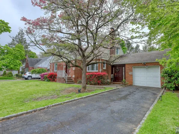 468 River Rd, New Milford, NJ 07646