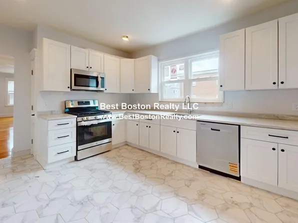 274 Belgrade Ave Floor 2, Roslindale, MA 02131