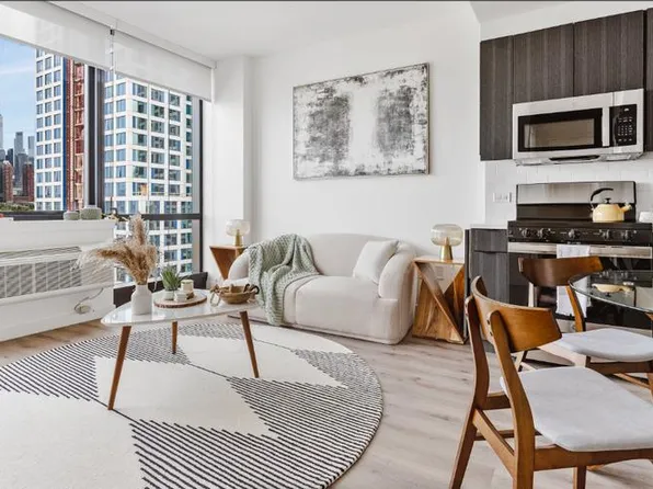 9 Homestead Place image 5 of 17