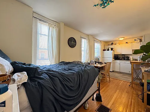 59 Trumbull St Photo 1