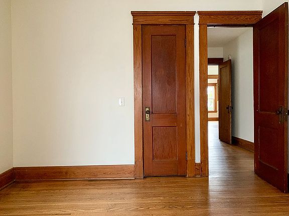 4th image of 753 Amherst St