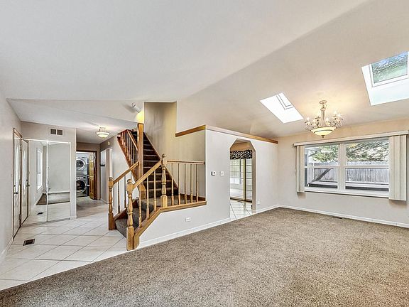 4th image of 200 Mulford Ln