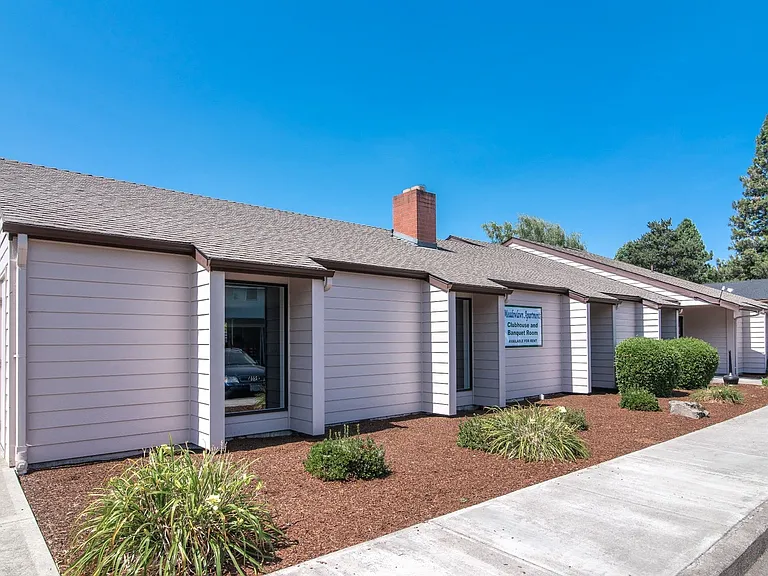 Meadowlawn Apartments - 55+ Community — Photo 24