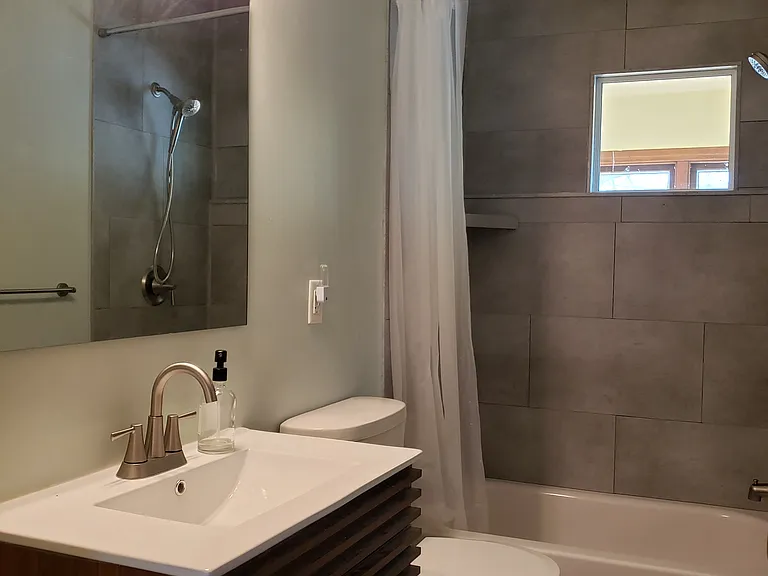 2125 E Washington Ave #2 — Photo 7