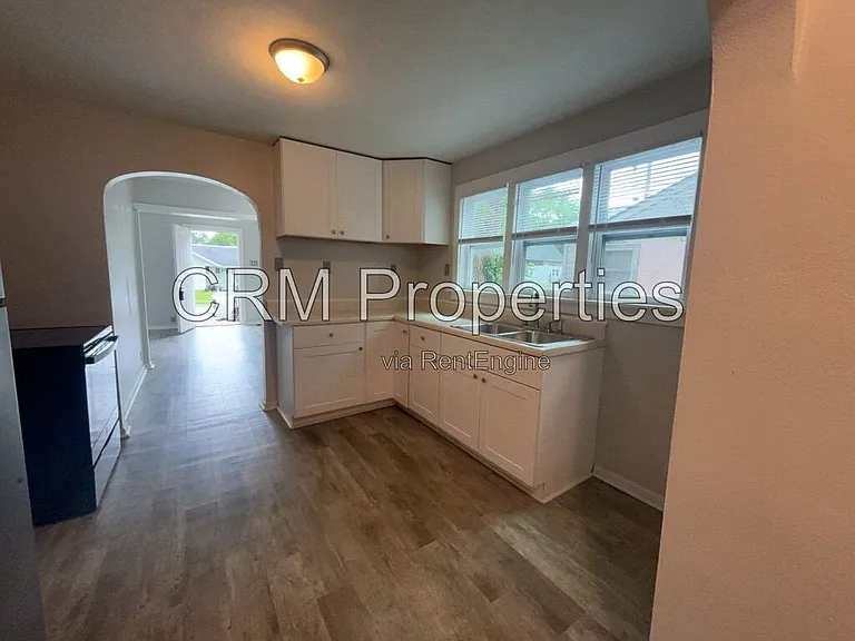 714 E Vaile Ave — Photo 11