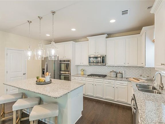 4th image of 3314 Long Creek Dr