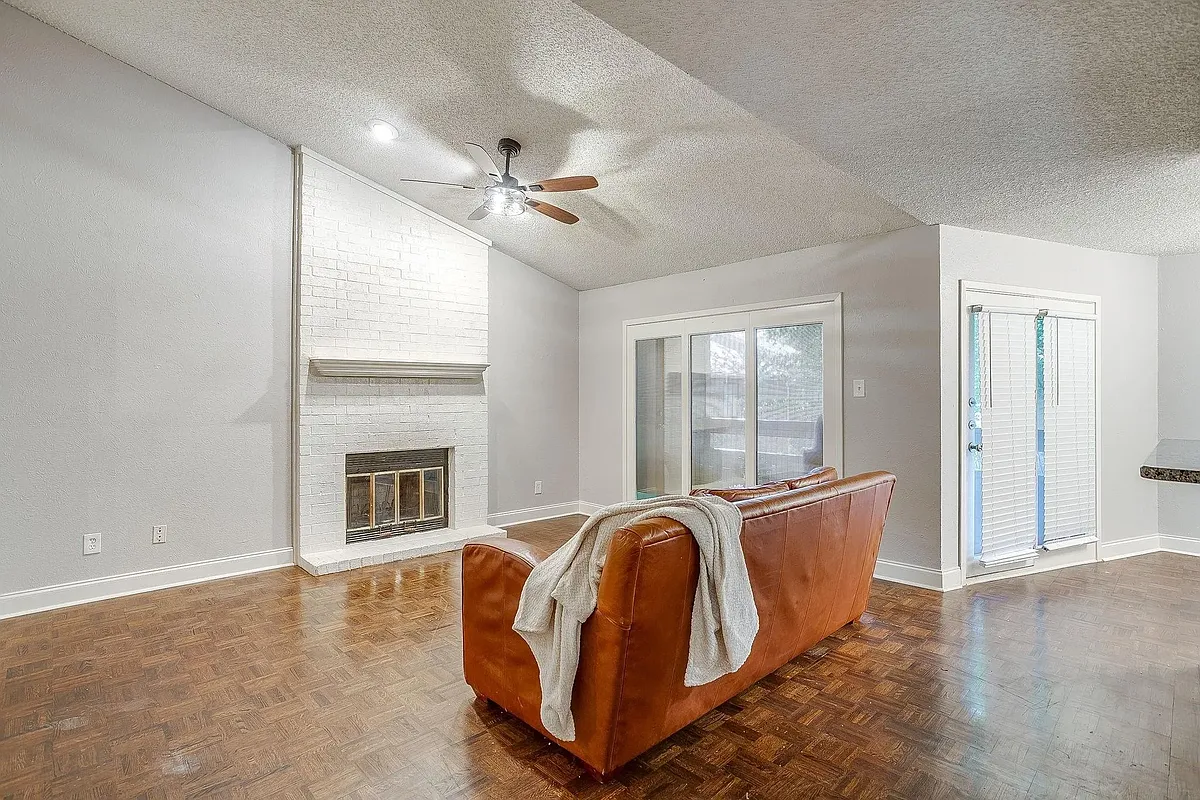 Building Photo - 1206 Riverchase Ln #251