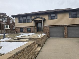 2381 Carter Rd, Dubuque, IA 52001