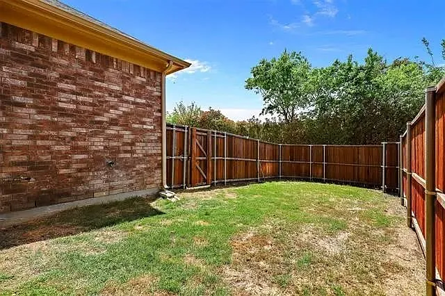 4849 Empire Way — Photo 12