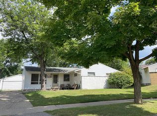 2134 Daylor Dr NE, Grand Rapids, MI 49525