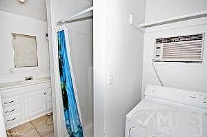 05 Casita Bathroom_Laundry