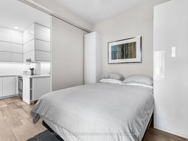 201 Maclaren St #2 — Photo 13