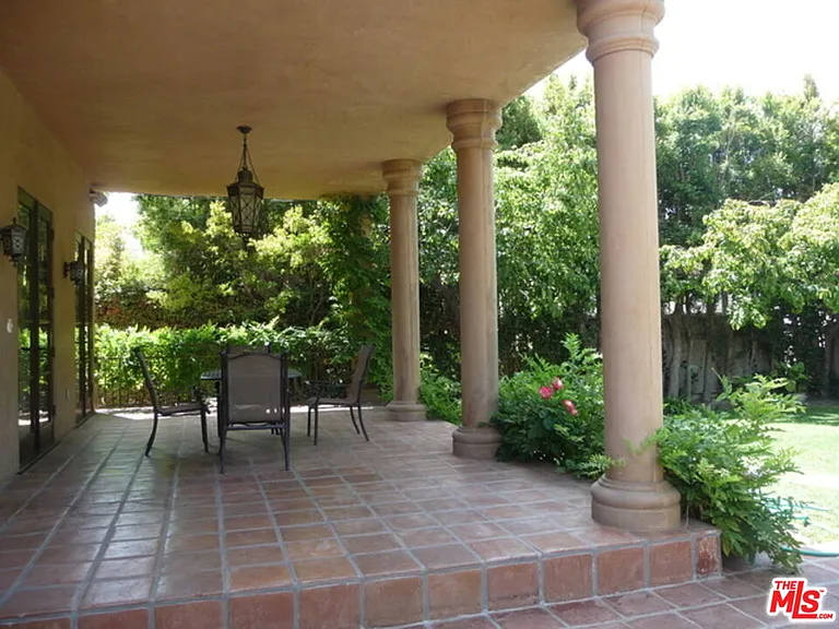725 N Foothill Rd — Photo 37
